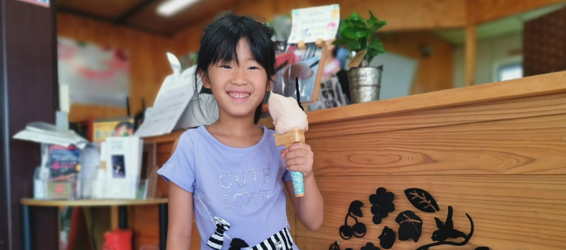 山梨の旬の桃を使ったソフトクリーム